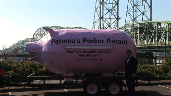 Petunia's Porker Award_Jan2014